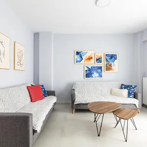 https://art-central-suites.hotels-of-thessaloniki.com