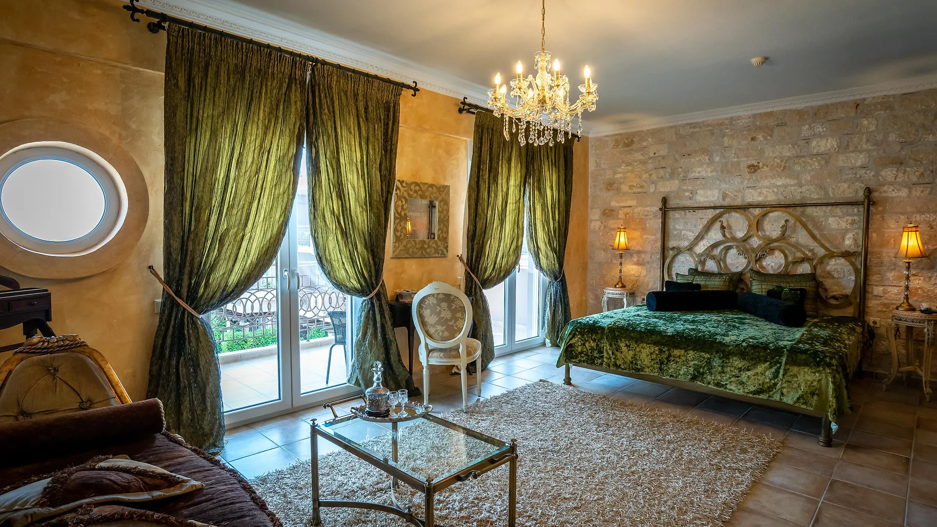 Achtis Hotel 阿菲托斯